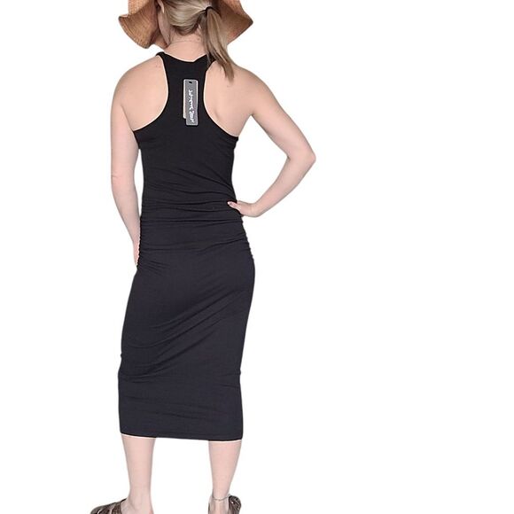 Elegant Black Sleeveless Dress - Picture 4 of 8